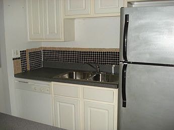 2nd image of 2418 Ridge Ave