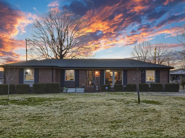 206 Alfred Dr, Clarksville, TN 37043