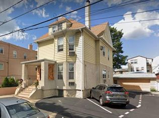 227 Riverview Pl FLOOR 3, Cliffside Park, NJ 07010