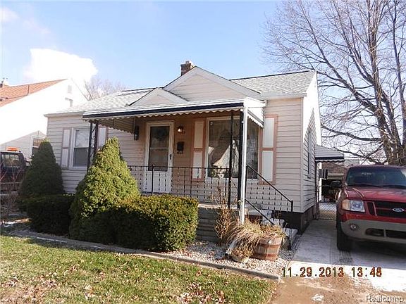 2nd image of 1661 Chandler Ave
