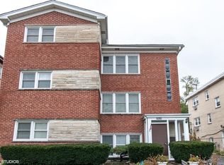 1010 Arnold Ct APT 2, Des Plaines, IL 60016