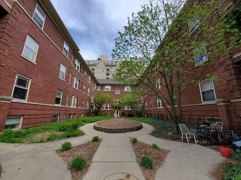 4353 N Kenmore Ave #2 — Photo 1