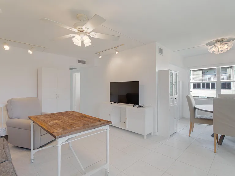 351 Mansfield Dr #351 — Photo 9