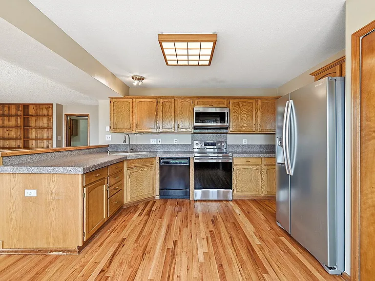 110 Mobray Ct — Photo 12