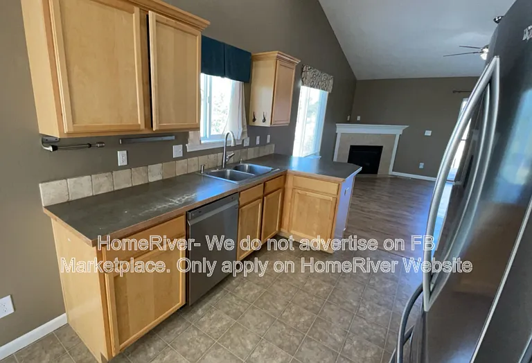 7905 N Ash Ln — Photo 1
