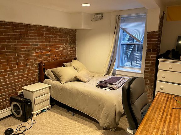 5th image of 484 Massachusetts Ave