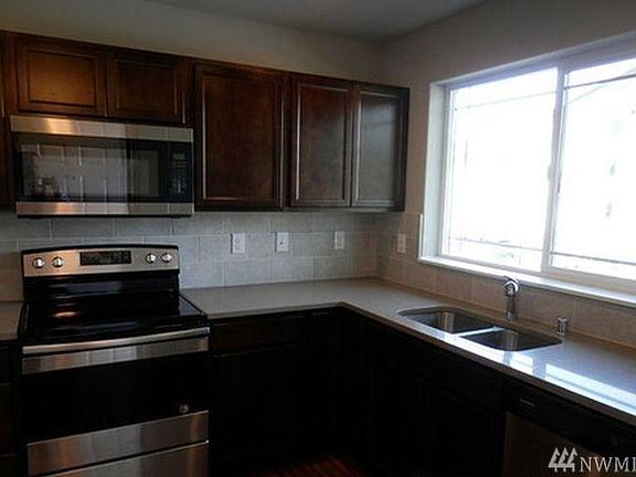 3rd image of 4038 S Lawrence St #A