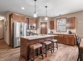 10295 Kittredge Pkwy, Albertville, MN 55301