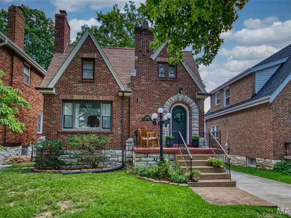 1144 Boland Pl, Saint Louis, MO 63117