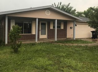 804 NW 17th St, Moore, OK 73160