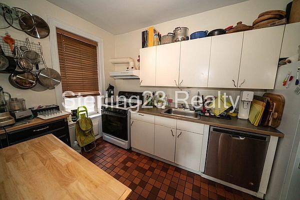 1st image of 2367 24th St Floor 2
