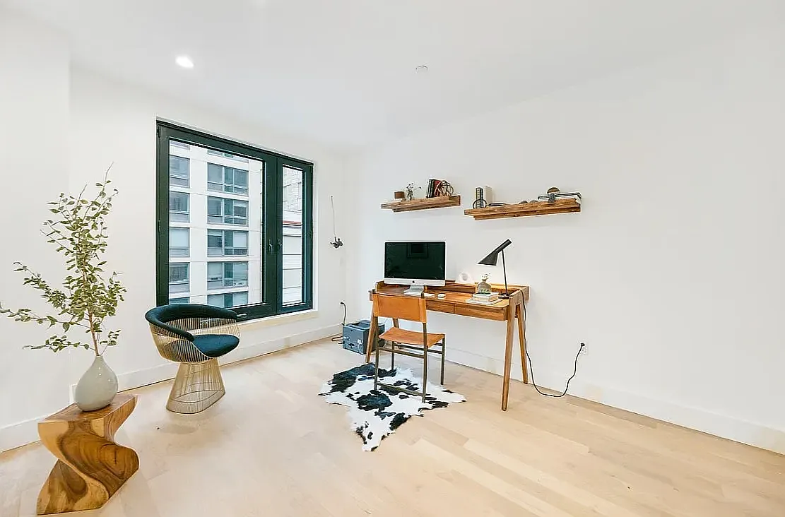 260 Gold Street — Photo 2