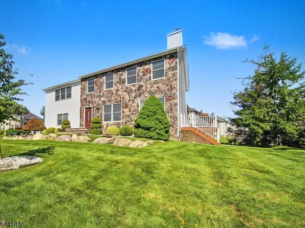 41 Nicole Ln, Parsippany-Troy Hills Twp., NJ 07054