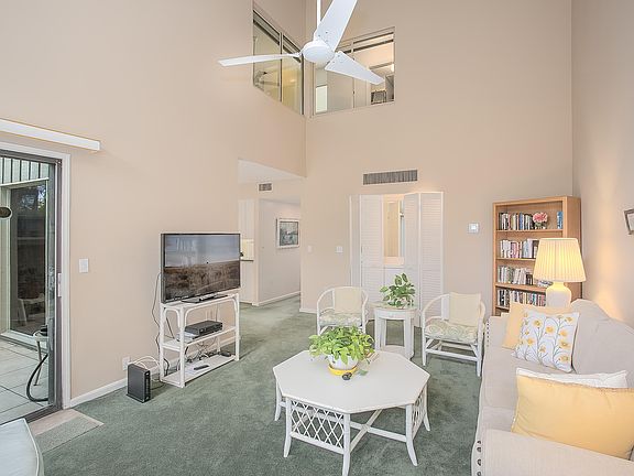 4th image of 10065 Sawgrass Dr E