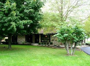 879 W Rustic Ln, Whiteland, IN 46184