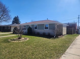 725 Sydney Dr, Racine, WI 53402