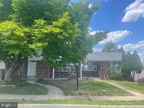 51 Carmen Ave Photo 1