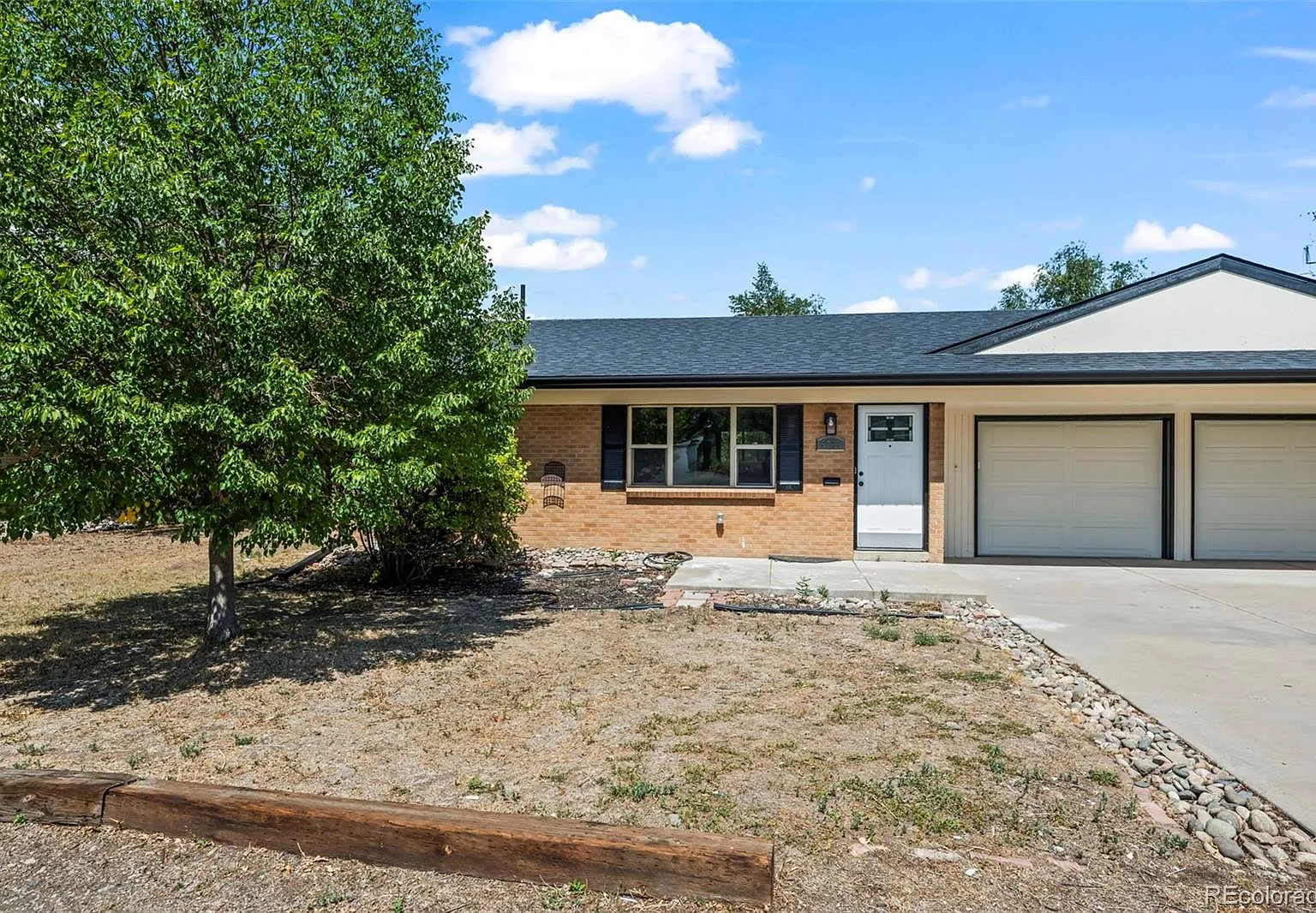 4 bed, 2.0 bath, 841 sqft, $2,900 — Photo 1
