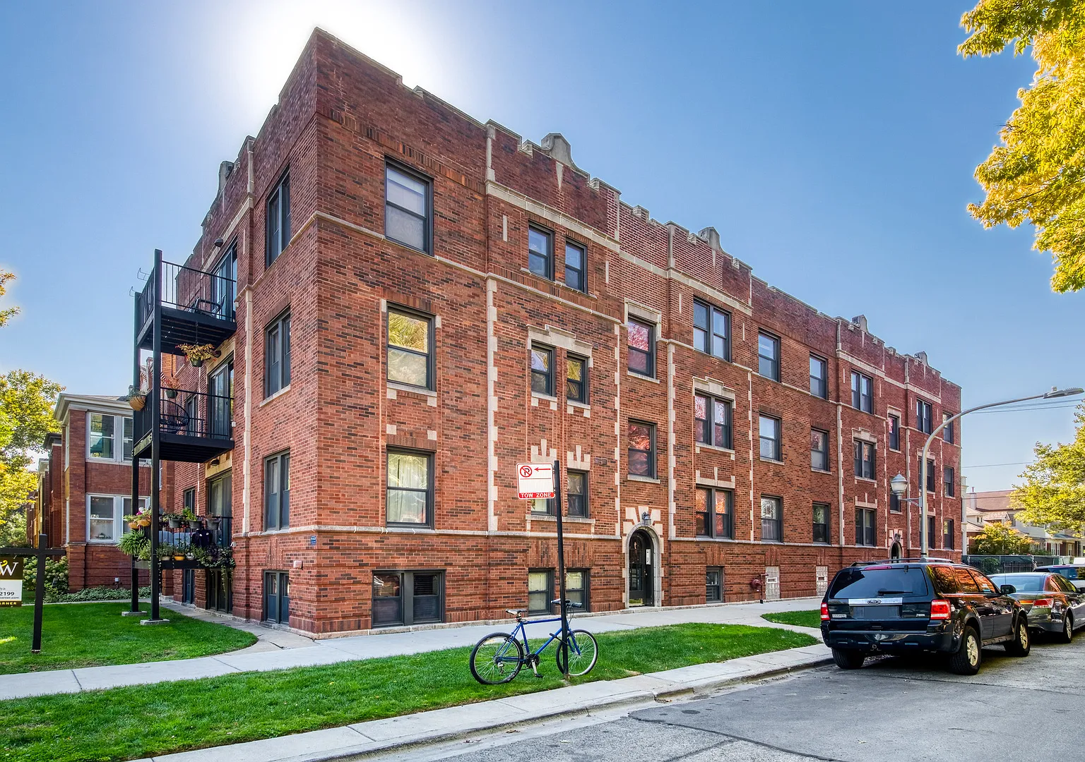 2 bed, $2,450 — Photo 1