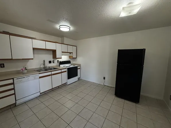 1956 Darrah St #6, Ceres, CA 95307