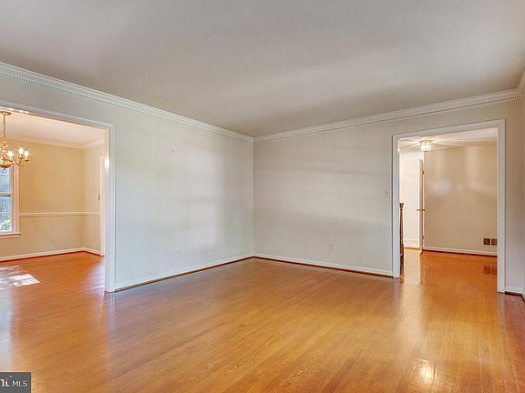 5th image of 8116 Whites Ford Way