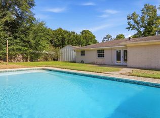 375 Dorothy Dr, Rose Hill Acres, TX 77657