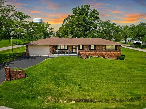 525 W Page St, Milan, MO 63556