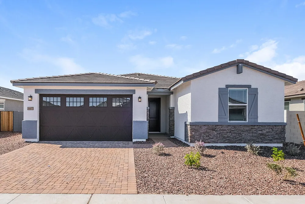 4 bed, 3.0 bath, 2351 sqft, $2,460 — Photo 1