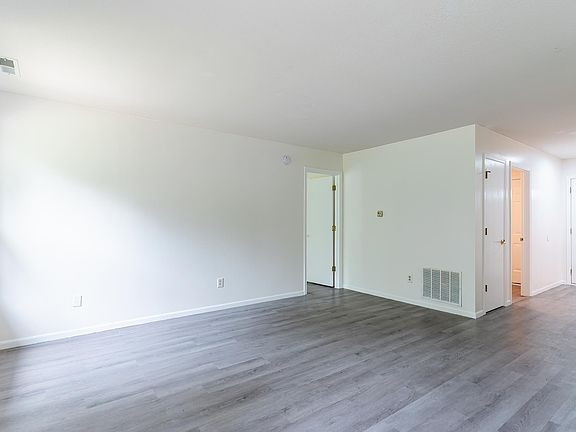 4th image of 7823 Rocky Glen Pl