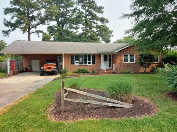 124 Claybrook Ave, Kilmarnock, VA 22482