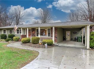 22 Dogwood Ter, Fletcher, NC 28732