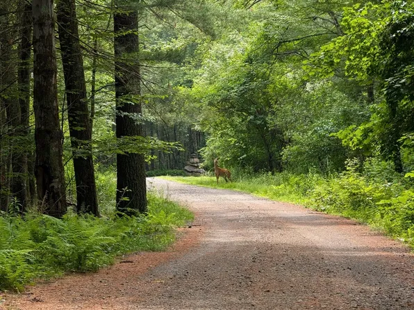 127 Thompson Ave, Putnam, CT 06260