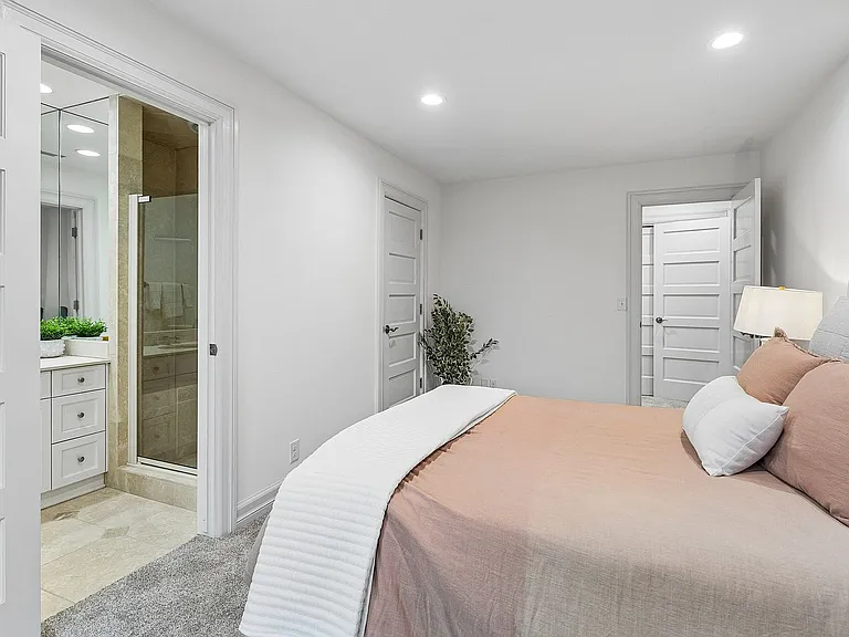 14341 Hamilton St — Photo 33