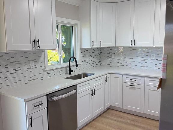 5th image of 44 Tinsel Rd