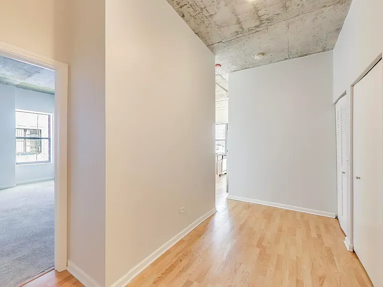 1122 W Catalpa Ave #803 — Photo 13