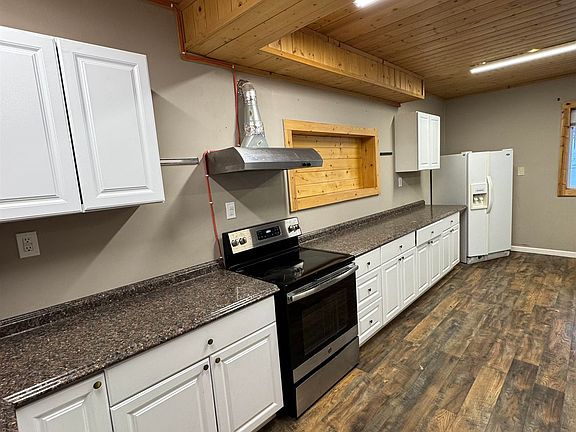 3rd image of 1360 Gull Rd