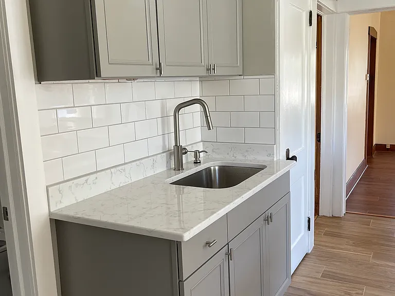 140 Westervelt Ave #1 — Photo 2