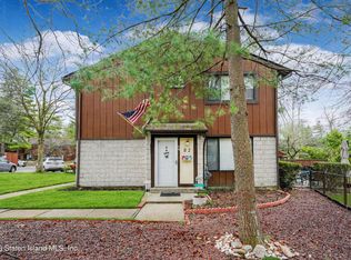 82 Belmar Dr W, Staten Island, NY 10314