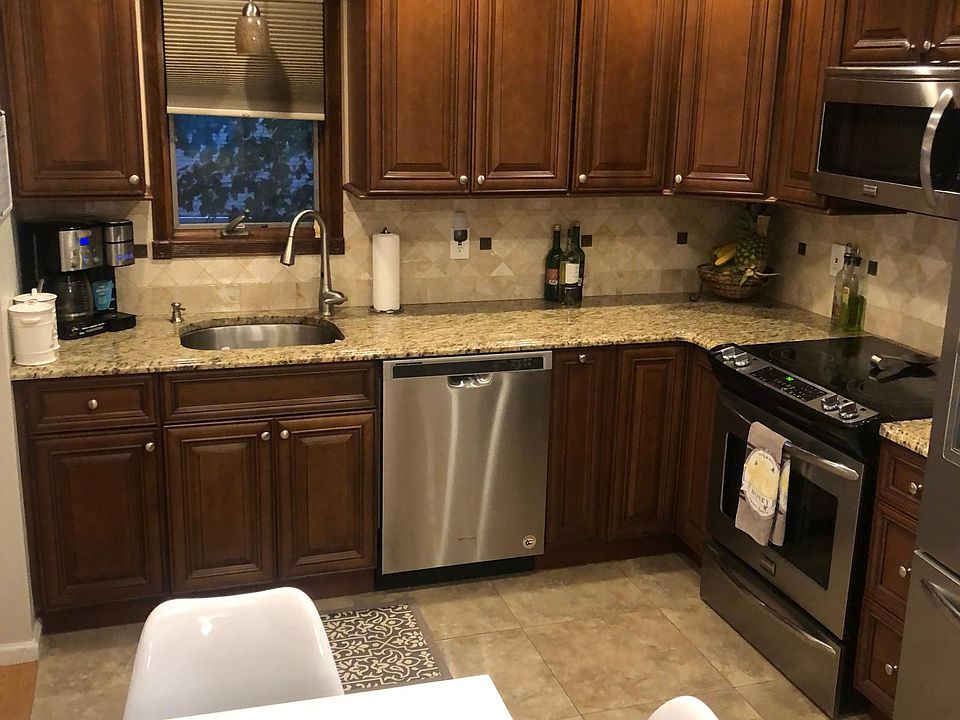 1st image of 2490 8th St