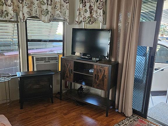 4th image of 270 N Clark Rd #104