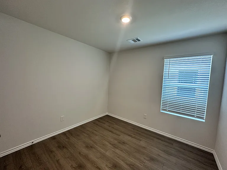 1157 Northfield Dr — Photo 8
