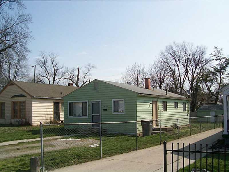 1st image of 3655 N Hillside Ave