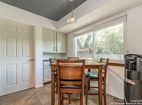 5th image of 10718 Mossbank Ln