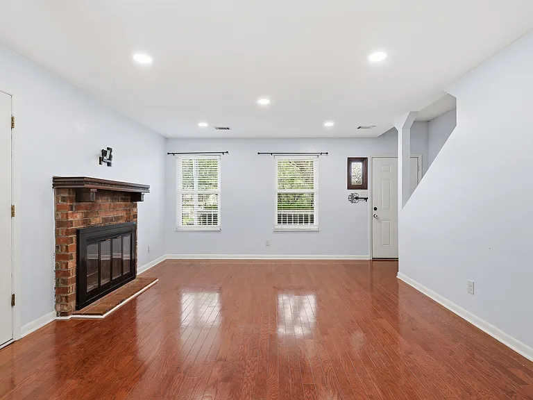 7668 NW Chatham Cir — Photo 8