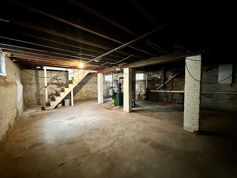 170 Alabama Ave — Photo 23