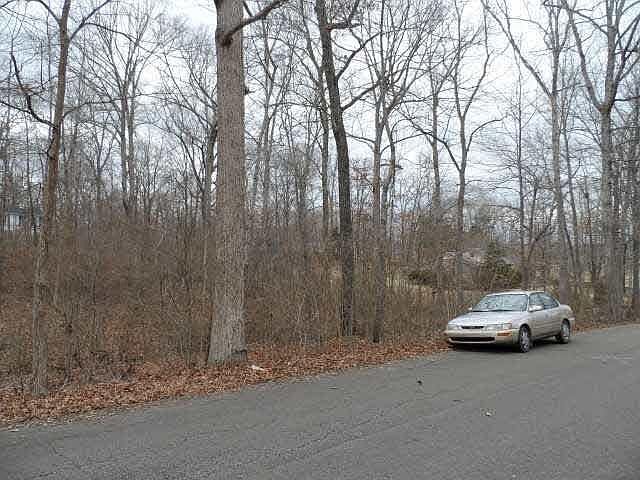2nd image of Hickory St