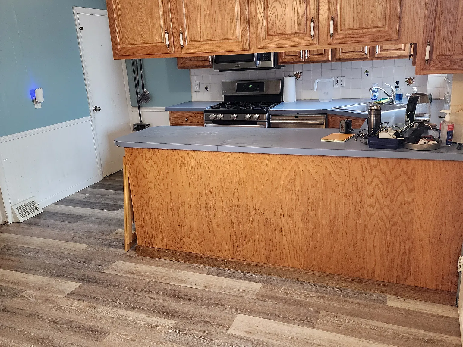 4 bed, 1.5 bath, 1544 sqft, $2,400 — Photo 2