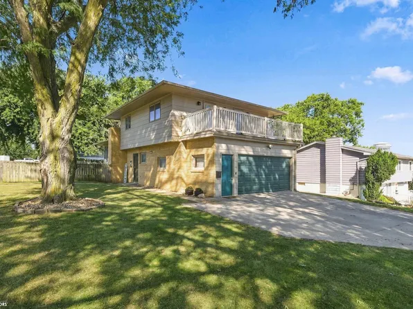 218 E Ingledue St, Marshalltown, IA 50158