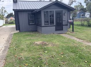 504 S Hooker Ave, Three Rivers, MI 49093