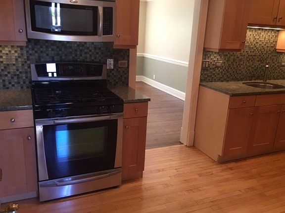 3rd image of 846 S Humphrey Ave APT 2